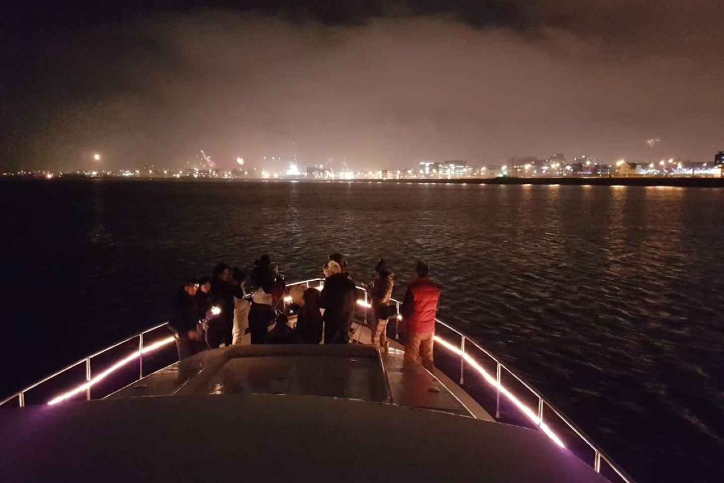 레이캬비크 새해맞이 오로라 요트 투어