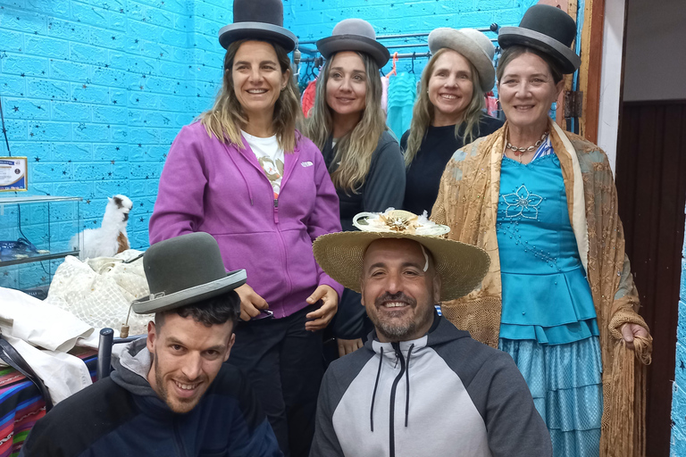 Desde La Paz: Tour guiado a la Sala de Arte Cholitas y show Lucha libre