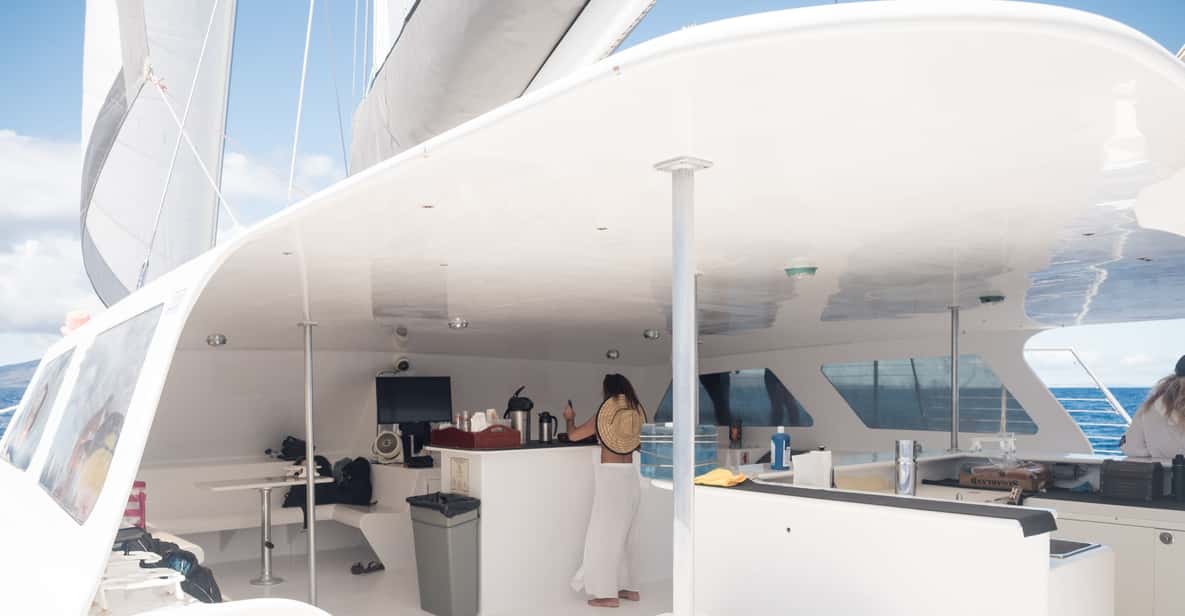 Maui: Deluxe Sunset Sail from Lahaina