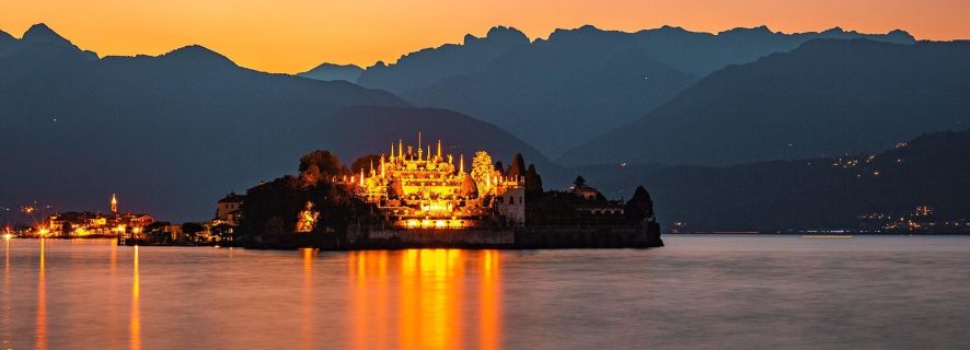 Stresa: Bootsfahrt bei Sonnenuntergang auf dem Lago Maggiore und den Borromäischen Inseln