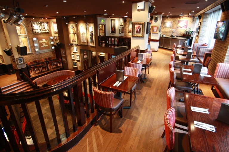 Hard Rock Cafe Manchester: Priorytetowe miejsca i posiłekMenu Złote