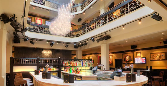 Prag: Hard Rock Cafe mit Festmenü zum Mittag- oder Abendessen