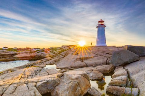 Halifax: Peggy's Cove Small Group Night Tour with Dinner