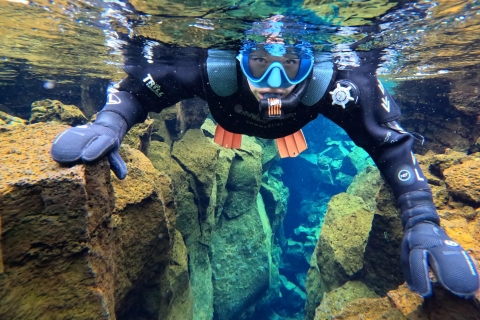 Silfra: snorkelen in de kloof met onderwaterfoto's