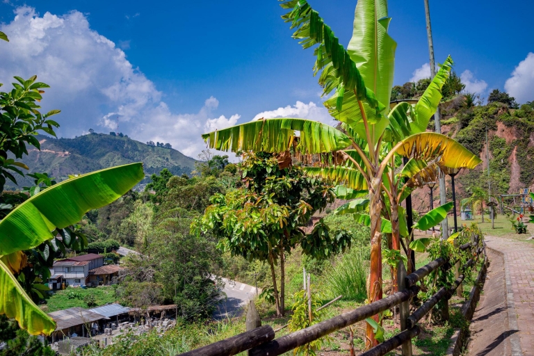 Medellín: privé Guatapé-tour met ontbijt, lunch en cruisePrivé Guatapé-tour in het Engels
