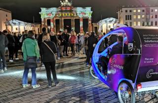 Berlin: Beleuchtetes Berlin von Lit-up Bike Taxi
