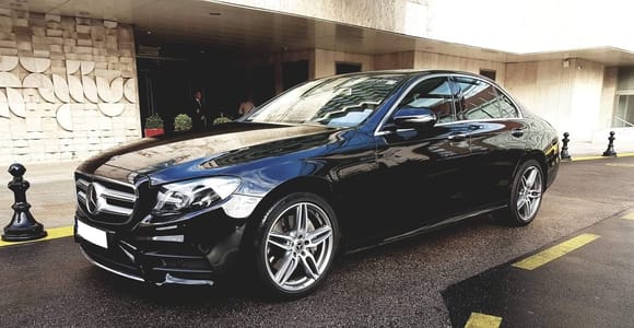 Budapest: Private MB E-Class Luxury Airport Transfer