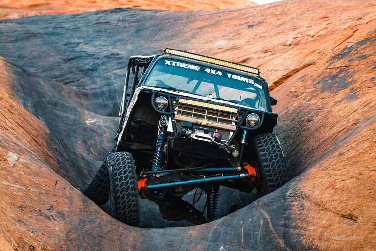 Moab: Hells Revenge & Fins N' Things Trail Off-Roading Tour Group Tour in English