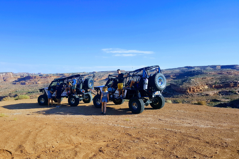 Moab: Hells Revenge &amp; Fins N&#039; Things Trail Off-Roading TourExcursão em grupo em inglês