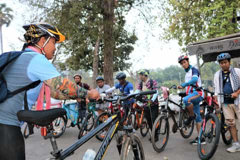 Angkor Wat: Private Sunrise Bike Tour from Siem Reap