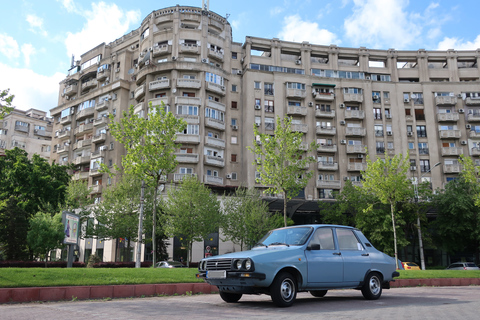 Boekarest: privé communistische autorit in een vintage auto