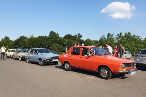 Bucarest: tour privado en coche comunista en un coche de época