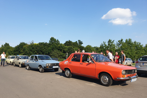 Bucarest: tour di guida comunista privato in un&#039;auto d&#039;epocaBucarest: Tour privato di guida comunista in auto d&#039;epoca