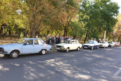 Bucharest: Private Communist Driving Tour in a Vintage Car