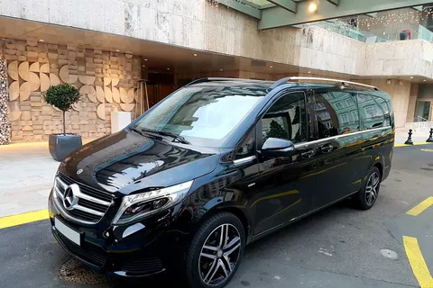 Budapest: MB V-klass 1-vägs privat lyxig flygtransfer