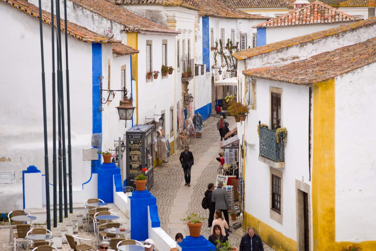 Desde Lisboa: Fátima, Óbidos Medieval, Costa Atlántica de NazaréRecogida en el Hotel Mundial, Lisboa