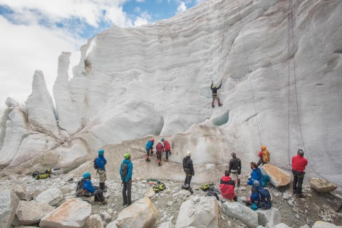 From La Paz: Huayna Potosí Mountain 3-Day Ice-Climbing Trip Group Tour