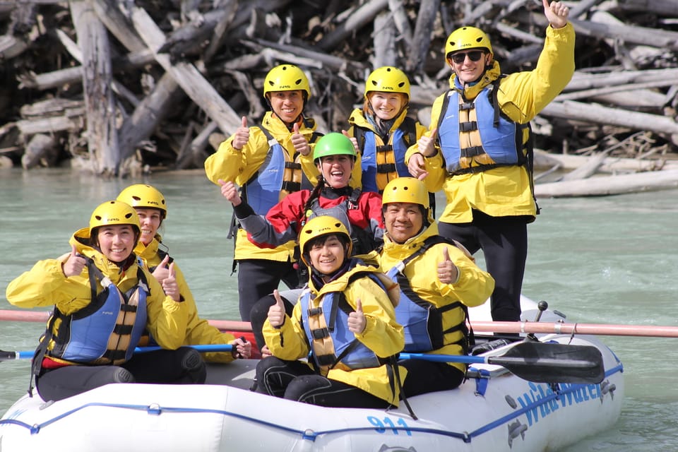 Kicking Horse River, Whitewater Rafting viaje de medio día - Hizvo