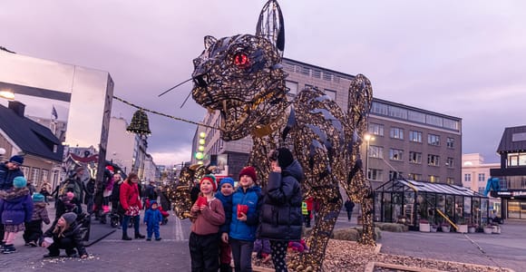 Reykjavik: Christmas Walking Tour with Icelandic Traditions