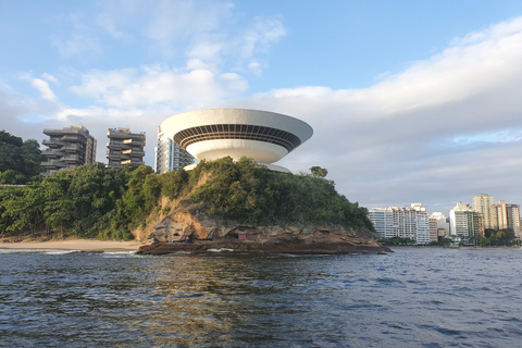 Rio de Janeiro: Passeio de Barco Inesquecível ao Pôr do Sol