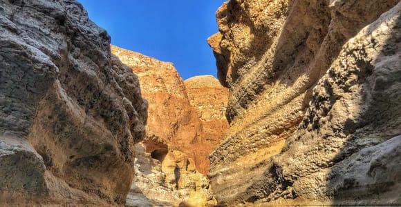 From Muscat: Wadi Shab & Bimmah Sinkhole Full-Day Tour