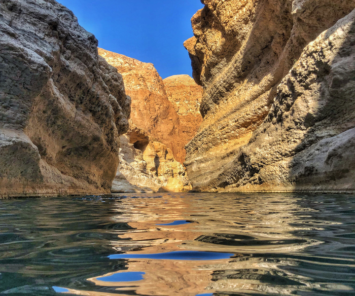 Da Mascate: tour di un'intera giornata di Wadi Shab e Bimmah Sinkhole