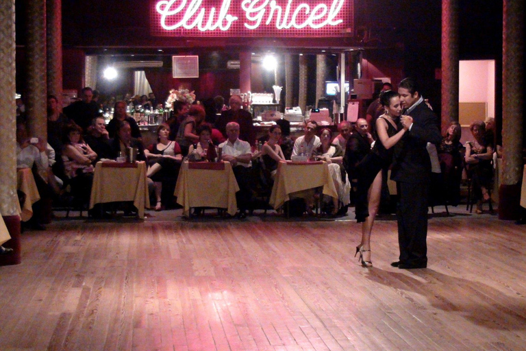 Buenos Aires : Visite d&#039;une authentique milonga de tango avec dîner et vin.