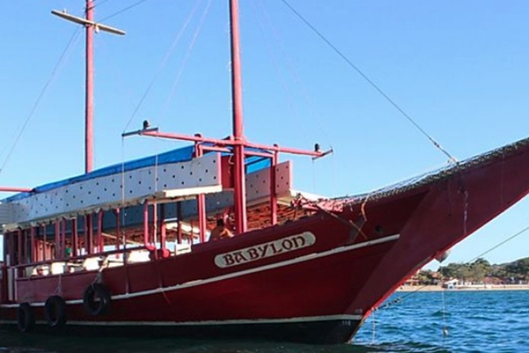 Armação dos Búzios: 3-Stop Schooner Boat Ride