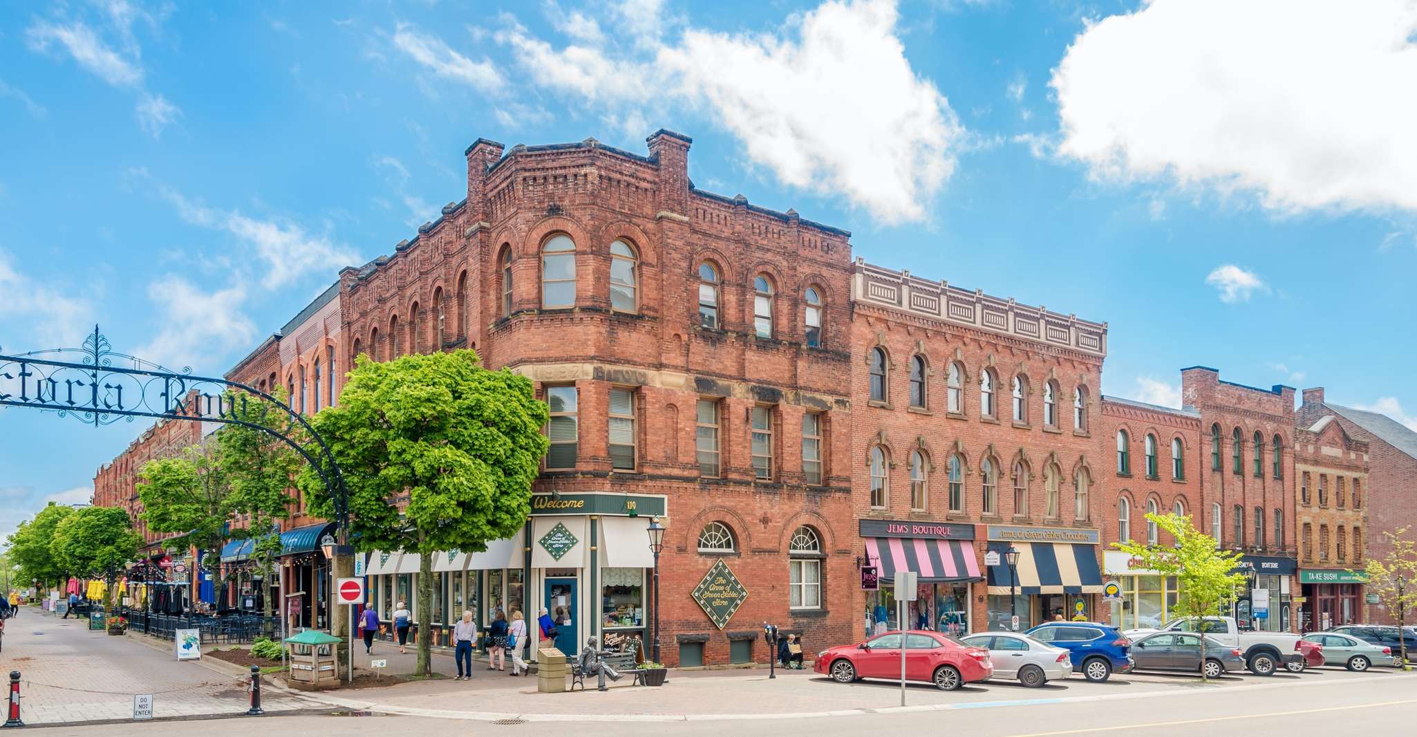 Prince Edward Island, Guided Tour with Anne of Green Gables - Housity