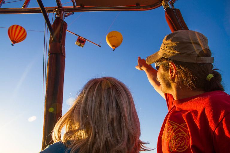 Gold Coast: Hot Air Balloon Flight, Sparkling Wine & Photos