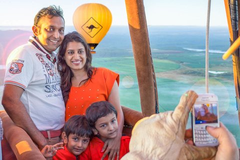 Gold Coast: Hot Air Balloon Flight, Sparkling Wine & Photos