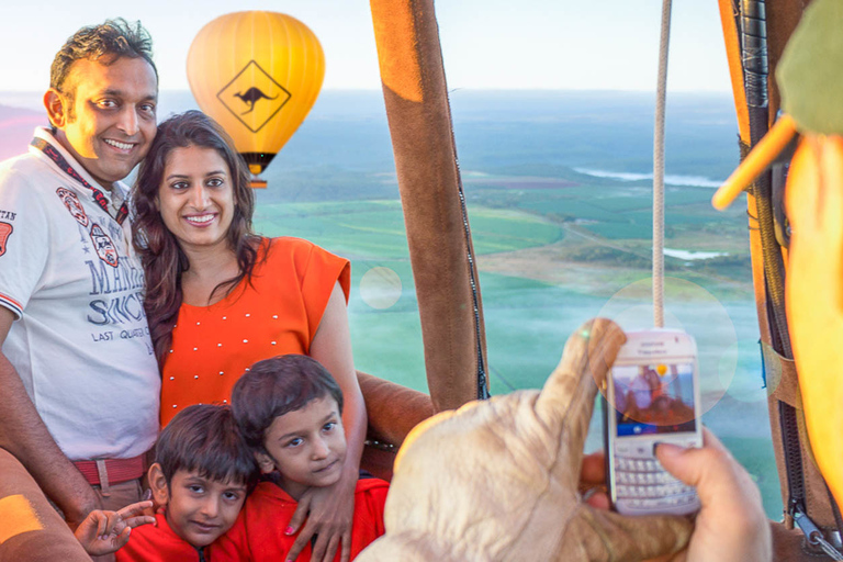 Gold Coast: Hot Air Balloon Flight, Sparkling Wine & Photos