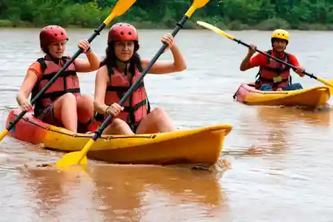 Luang Prabang: Village Trek & Nam Khan River Kayak Tour
