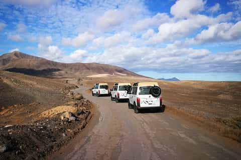Lanzarote: Southern Landscapes 4WD Adventure with Lunch