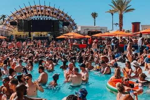 Strip de Las Vegas: festa na piscina com 3 paradas com ônibus de festa
