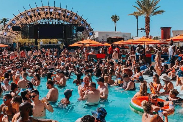 Las Vegas Strip : 3-Stop Pool Party Crawl avec Party Bus