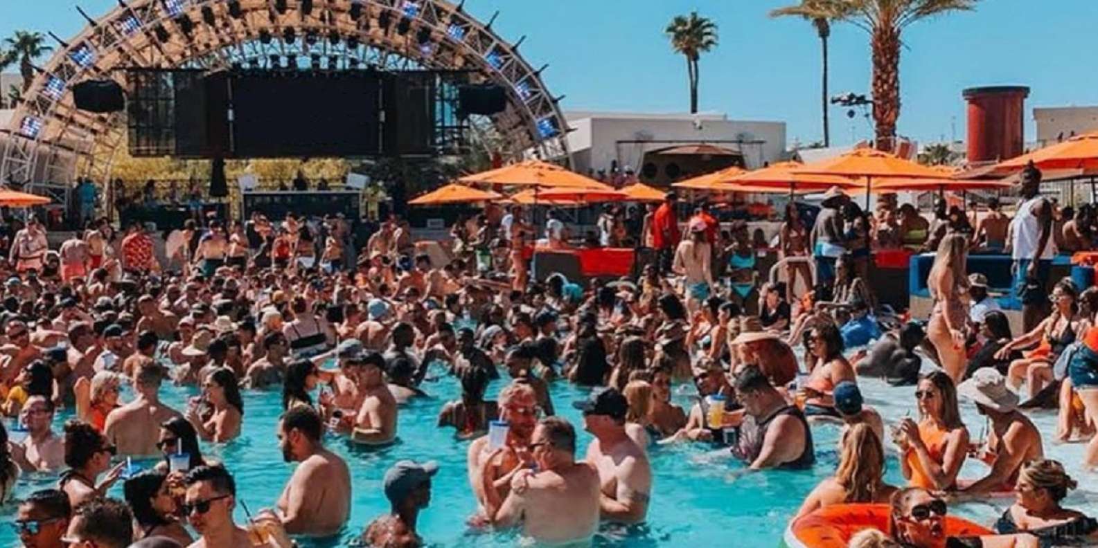 Best Las Vegas Pool Parties and Clubs - Club Bookers