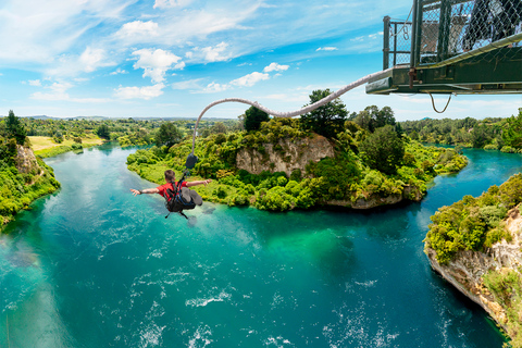 Taupō: AJ Hackett Taupō Bungy – Neuseelands höchster Wasseraufprall!Taupō: AJ Hackett Taupō Bungy – Neuseelands höchster Sprung ins Wasser!