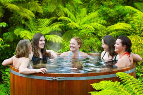 Rotorua: Cedarwood Hot Tub Soak