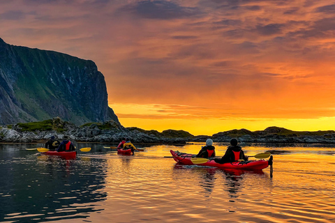 إيجوم: جولة جزر لوفوتن منتصف الليل صن كاياك