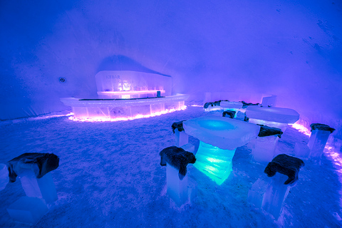 Rovaniemi: Snow Hotel Tour and Ice Restaurant Dinner Meeting Point at Snowman World, in Santa Claus Village