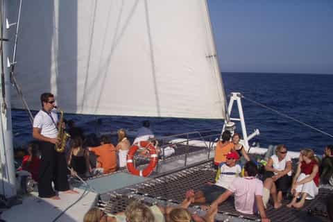 Barcelona: Sunset Catamaran Cruise with Live Music