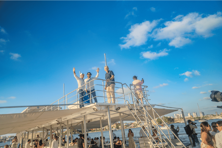Cartagena: Sunset on Cartagena Bay aboard the Flamante Catamaran Cartagena: Sunset over Cartagena Bay aboard the Flamante Catamaran