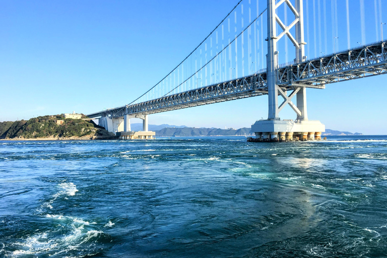 Croisière sur les plus grands bains à remous et déjeuner Bento japonaisLa plus grande croisière dans les bains à remous et le pique-nique Bento à la vue magnifique