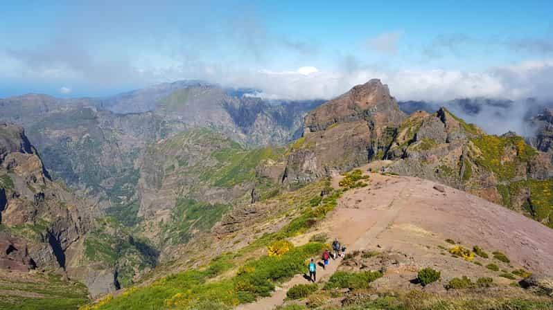 Madeira: Sunrise Pico Arieiro To Ruivo Private Guided Hike 