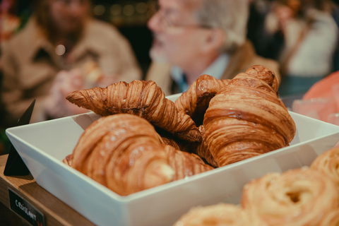 Quebec City: Old Town Food Tour with 8+ Tastings & Poutine