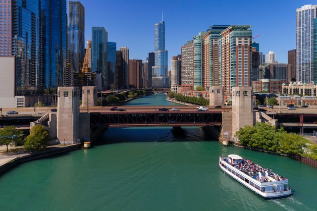 Chicago: 45 minuti di crociera fluviale sull'architettura adatta alle famiglie