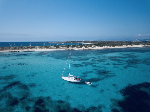 Visit From Ibiza: Full-Day Sailing Tour to Formentera in Formentera