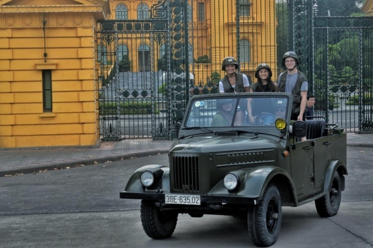 Hanoi Jeep Tours: ŻYWNOŚĆ I KULTURA w Wietnamie Jeep Army PeopleWspólna wycieczka z miejscem spotkania
