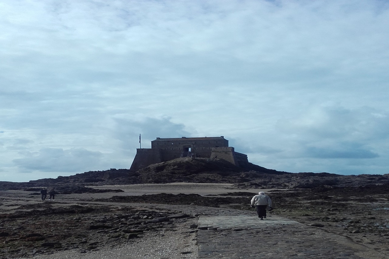Saint-Malo: Dinan, Fort la Latte, & Cap Fréhel Private Tour